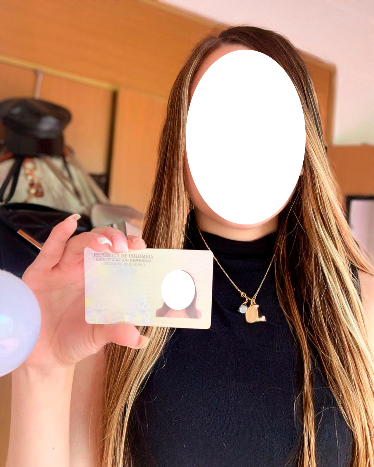 Ejemplo de cómo tomar la foto con el documento